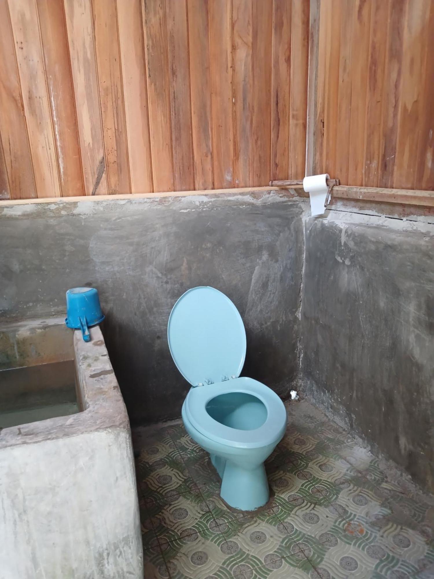 Meos Ambower Homestay Raja Ampat Fam Exteriör bild